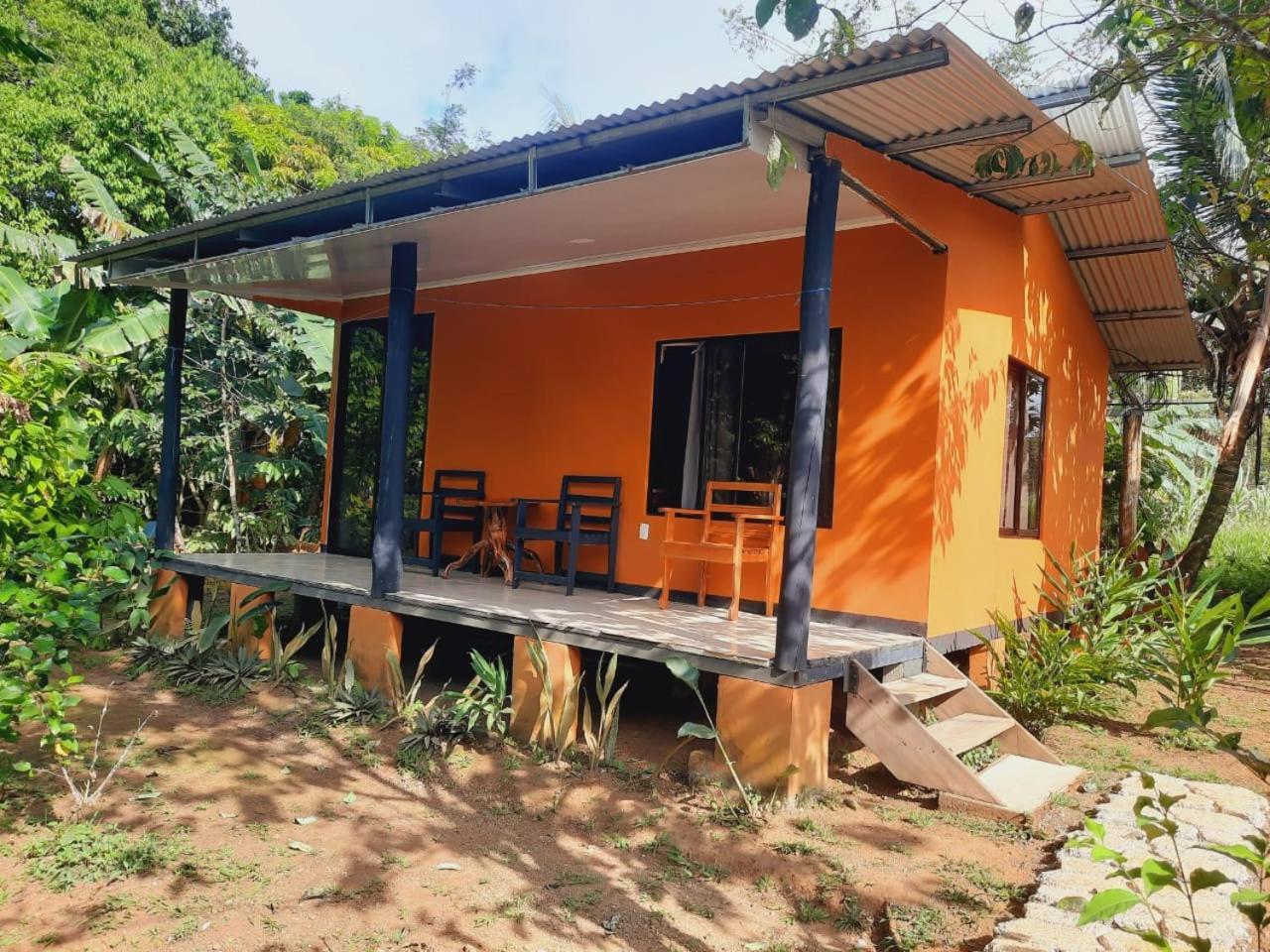 Cabinas Corcovado Green Parrot, Los Planes Drake Drake Bay Exterior photo